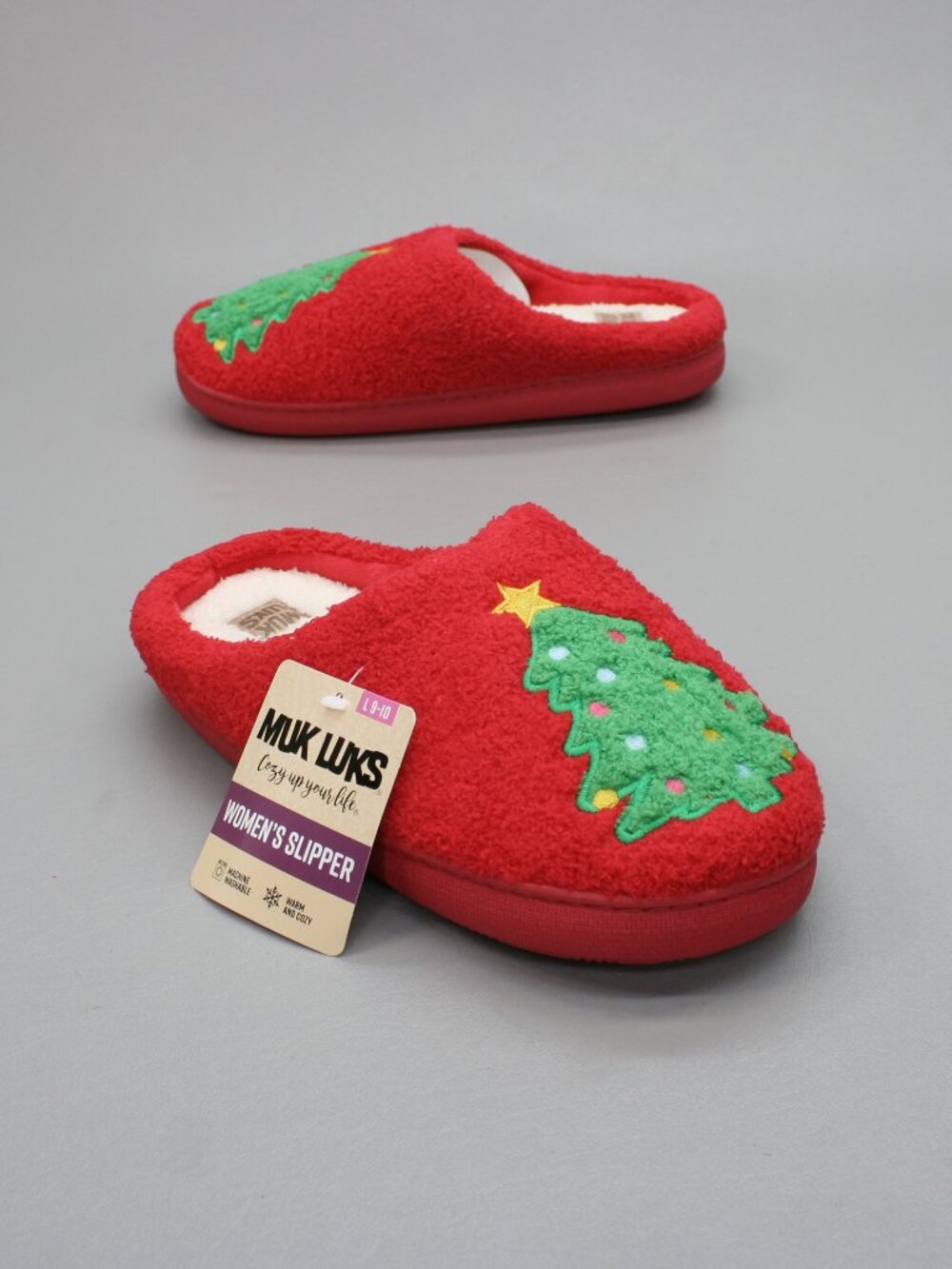 Muk Luks Ladies 9-10 Cozy Slippers Christmas Tree Red Holiday Clogs House Shoes